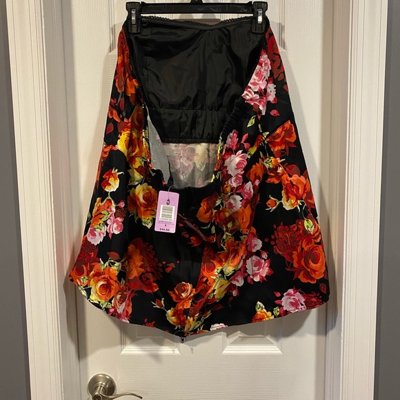 Torrid Peplum Floral Strapless Top - Picture 2 of 3